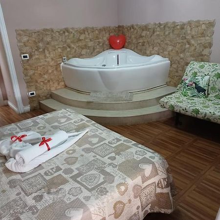 Ponte Di Chiaia Hotel Nápoly Kültér fotó