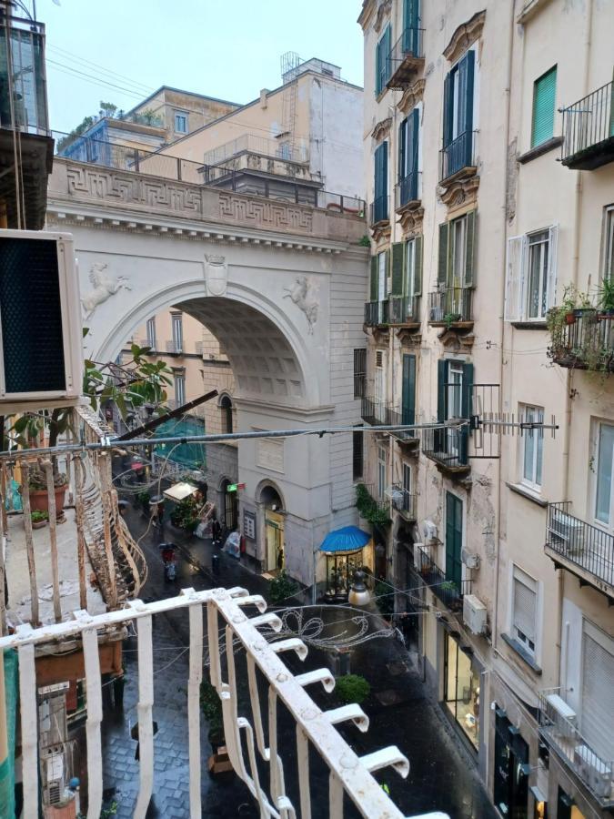 Ponte Di Chiaia Hotel Nápoly Kültér fotó