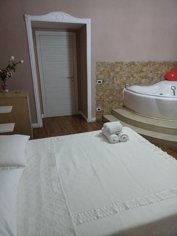 Ponte Di Chiaia Hotel Nápoly Kültér fotó