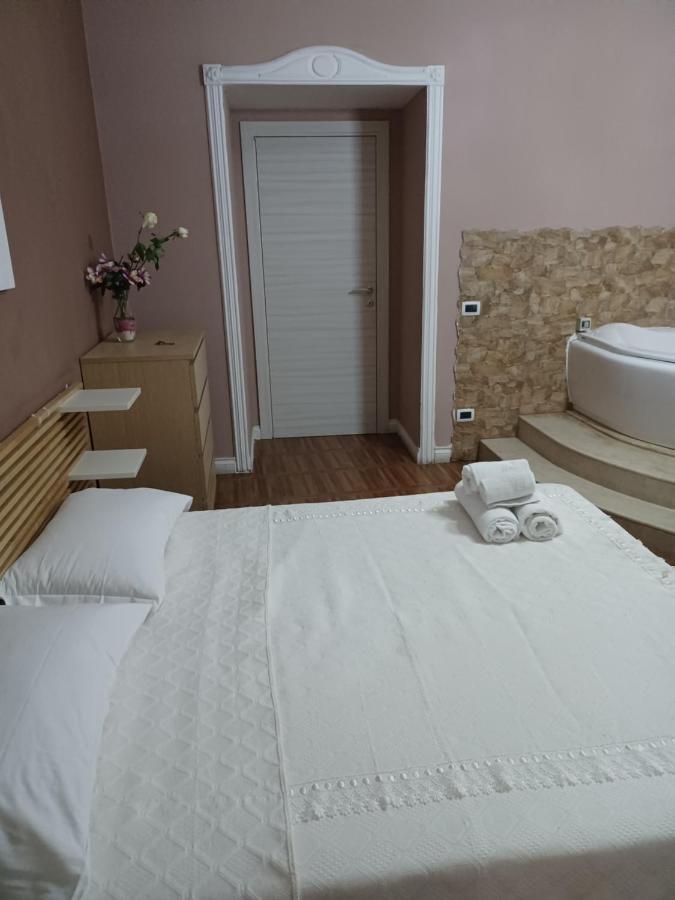 Ponte Di Chiaia Hotel Nápoly Kültér fotó