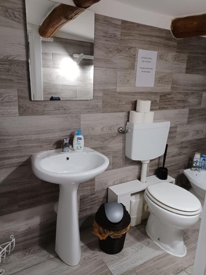 Ponte Di Chiaia Hotel Nápoly Kültér fotó