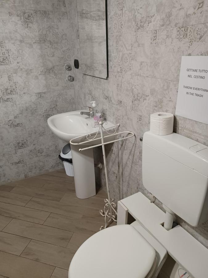 Ponte Di Chiaia Hotel Nápoly Kültér fotó