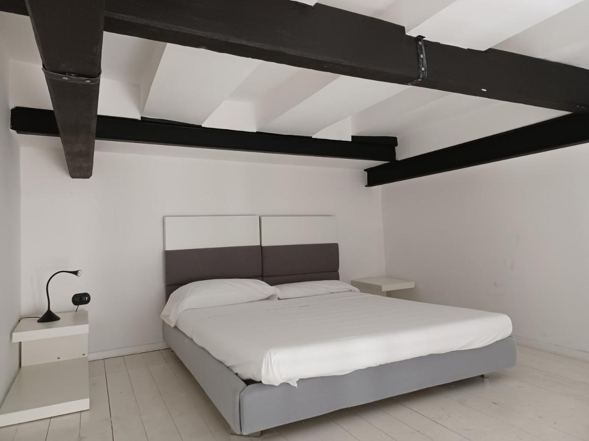 Ponte Di Chiaia Hotel Nápoly Kültér fotó