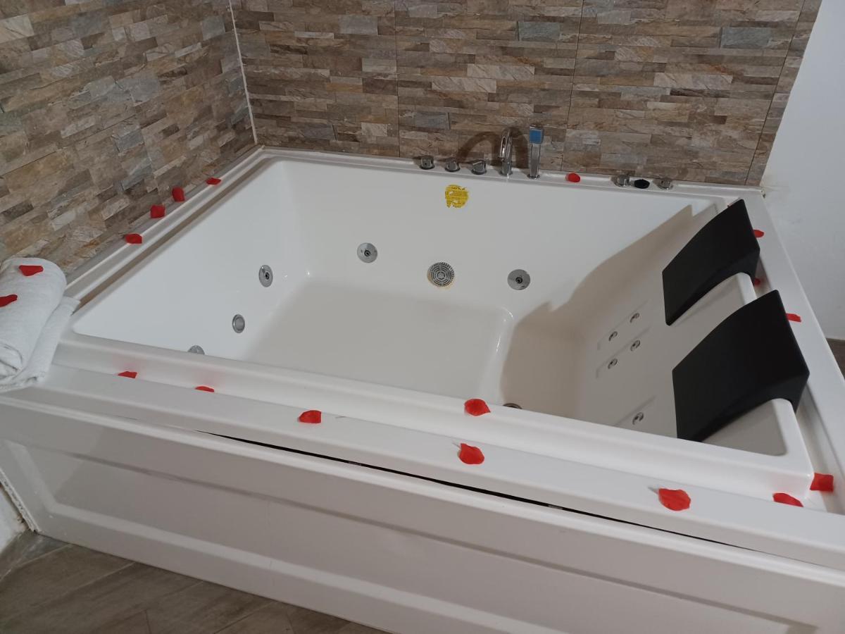 Ponte Di Chiaia Hotel Nápoly Kültér fotó